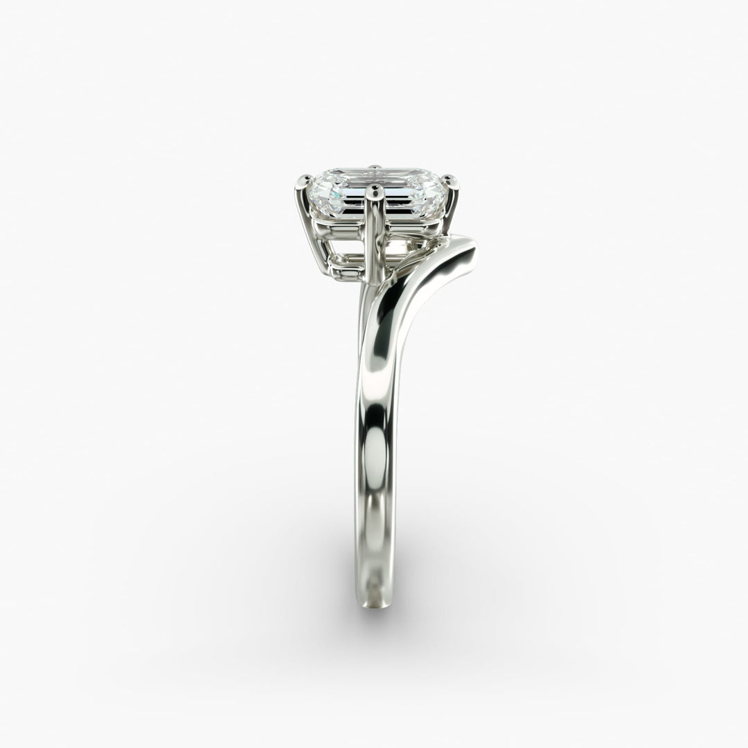 Emerald Lab-Grown Diamond Four-Prong V-Shaped Engagement Ring | Classic Solitaire | IGI Certified | 10K/14K/18K Gold