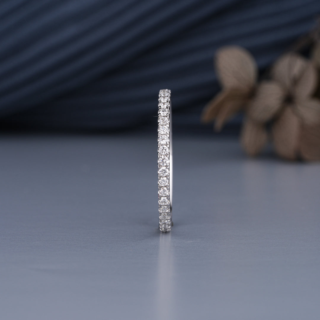 18K White Gold Round Cut Diamond Full Eternity Ring