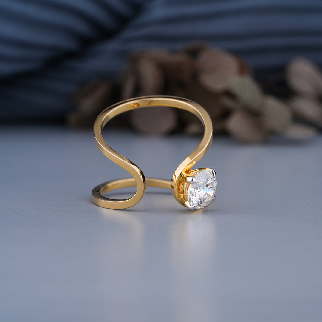 18K Yellow Gold Round Shaped Solitaire Diamond Engagement Ring