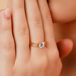 Load image into Gallery viewer, 18K Gold Round Cut Diamond Solitaire Engagement Ring
