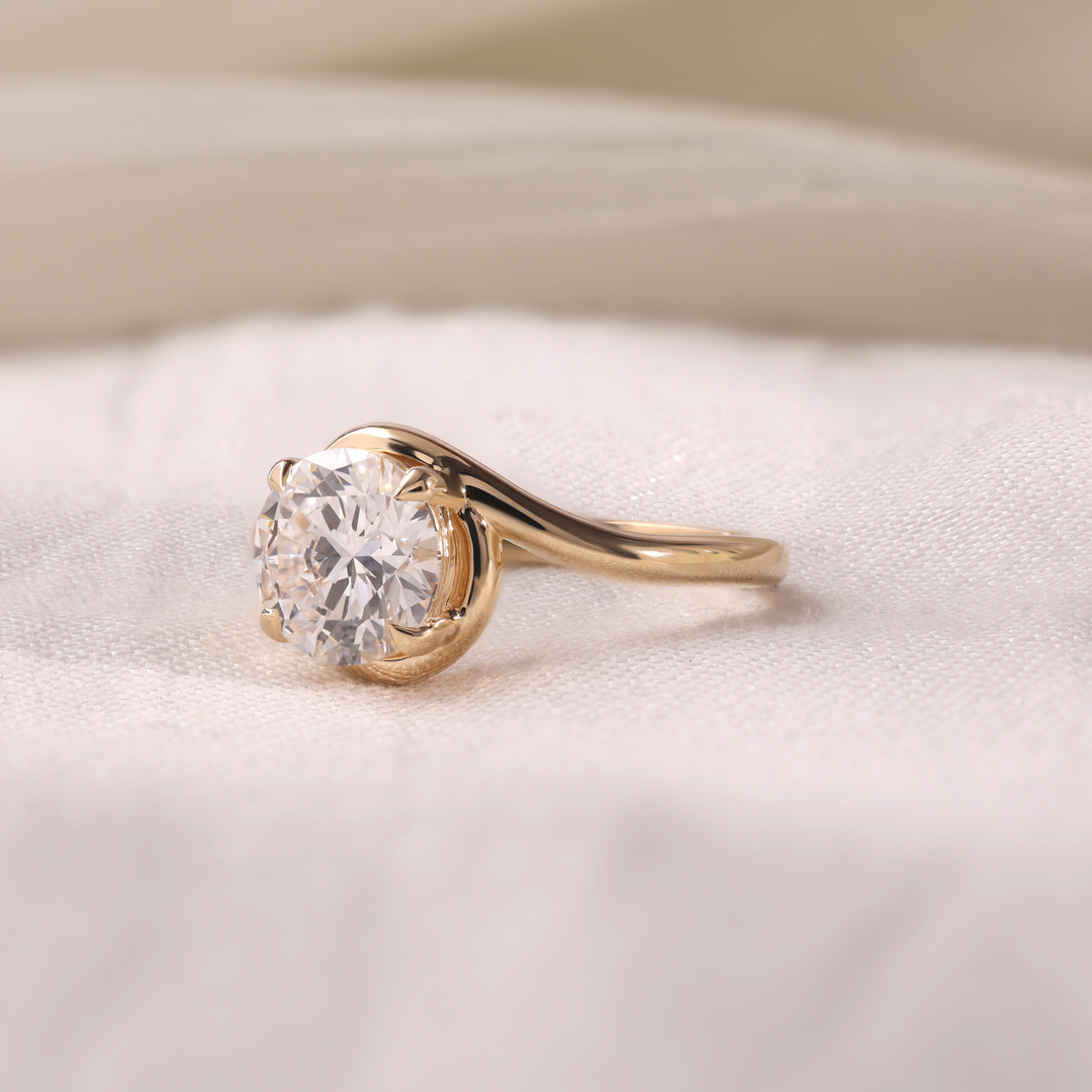 Ready-to-Ship 1.75 CT Round Brilliant Solitaire Lab-Grown Diamond Ring in 14K Yellow Gold (2.90g)