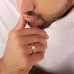 Load image into Gallery viewer, 18K Yellow Gold Men&#39;s Round Cut Diamond Ring
