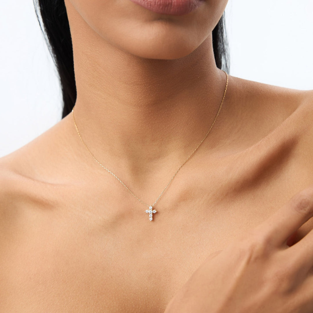 Minimalist Cross Pendant in Lab-Grown Diamonds – IGI Certified, 10K Gold