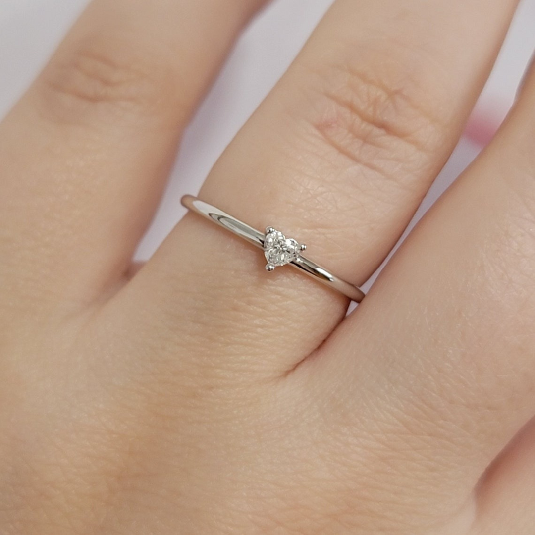 18K White Gold Heart Cut Diamond Solitaire Engagement Ring