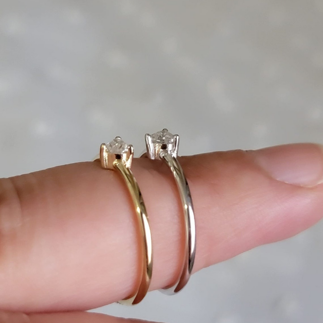 18K White Gold Heart Cut Diamond Solitaire Engagement Ring
